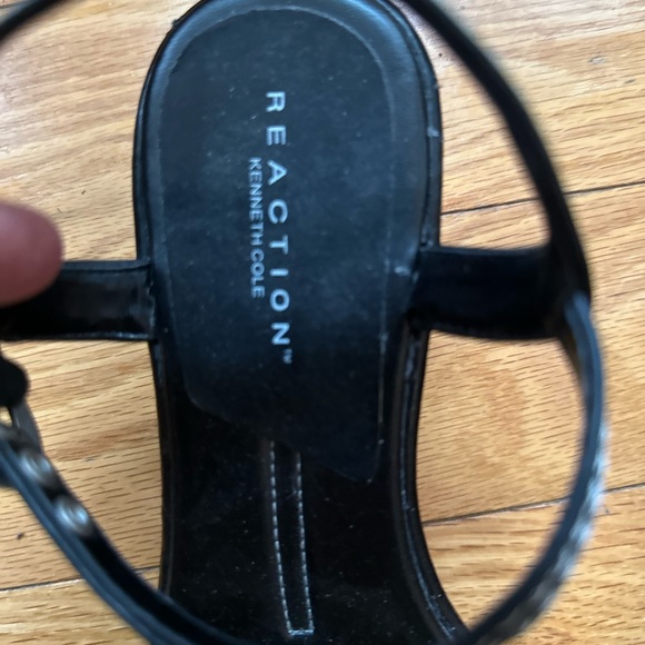 Kenneth Cole Reaction open toe wedges.  Size 8 1/2 - Picture 4 of 8